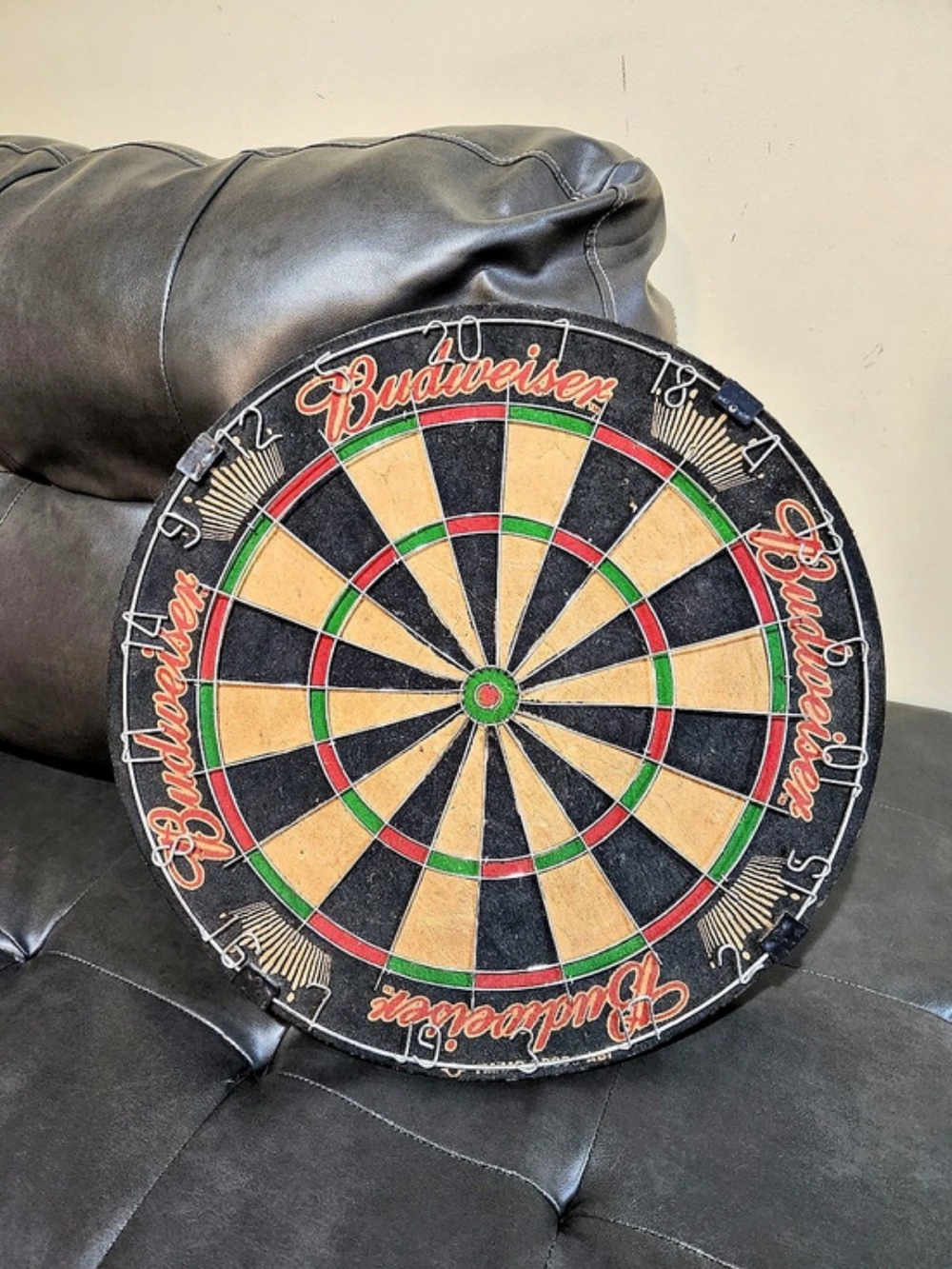 New Vintage Budweiser Tournament Branded Bristle Dartboard 2003 Black & Tan